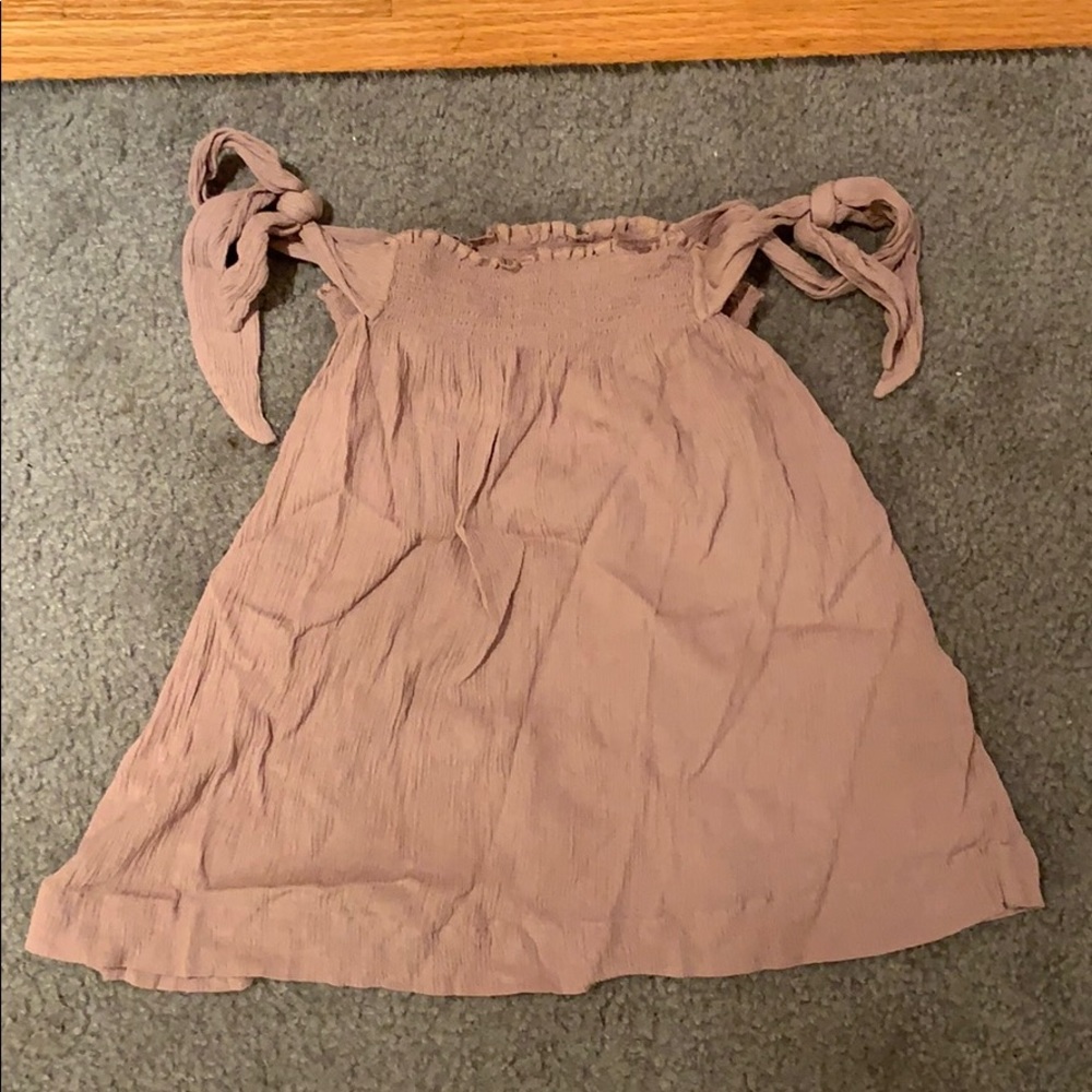 Beautiful off the shoulder American eagle top!